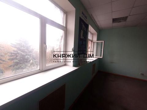 комерційна за адресою Київ, Миколи Василенка вул., 1