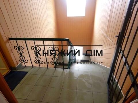 комерційна за адресою Київ, Миколи Василенка вул., 1