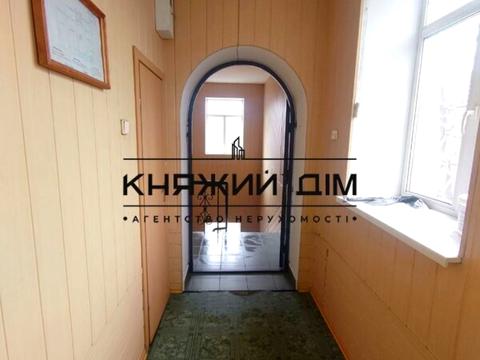 комерційна за адресою Київ, Миколи Василенка вул., 1