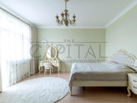 будинок за адресою Київська вул., 1