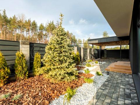 будинок за адресою Квітнева вул.