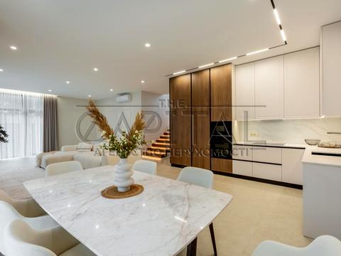 будинок за адресою Квітнева вул.