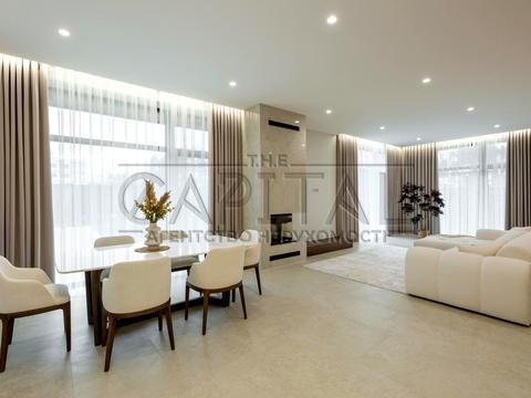 будинок за адресою Квітнева вул.