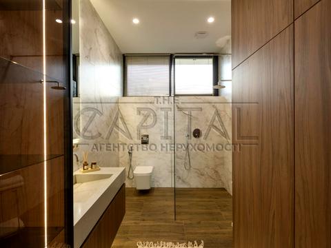 будинок за адресою Квітнева вул.