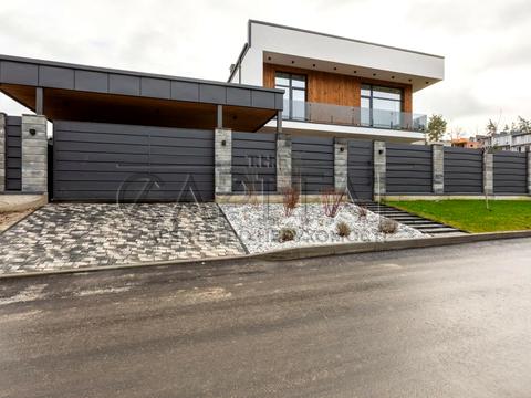 будинок за адресою Квітнева вул.