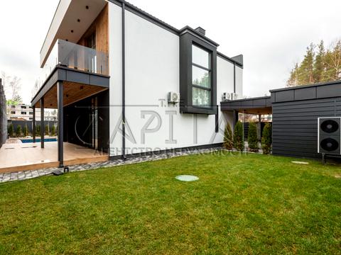 будинок за адресою Квітнева вул.