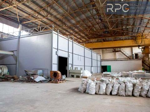 комерційна за адресою Лісова вул., 2