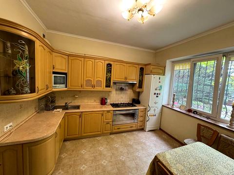 будинок за адресою Богатирська вул., 30