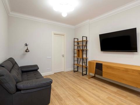 квартира за адресою Дніпровська набережна вул., 14-Б