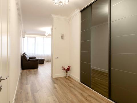 квартира за адресою Дніпровська набережна вул., 14-Б