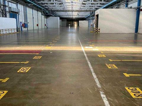 комерційна за адресою Межигірська вул., 1