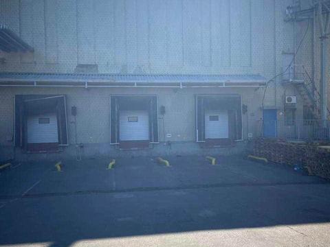 комерційна за адресою Межигірська вул., 1