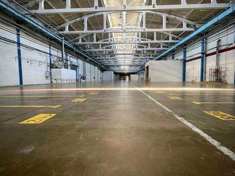 комерційна за адресою Межигірська вул., 1