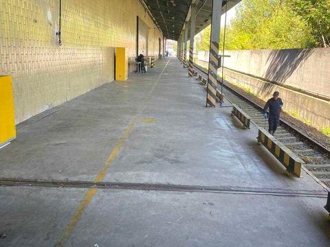 комерційна за адресою Межигірська вул., 1