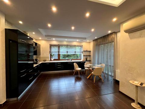 будинок за адресою смт. Обухівка, будівельників