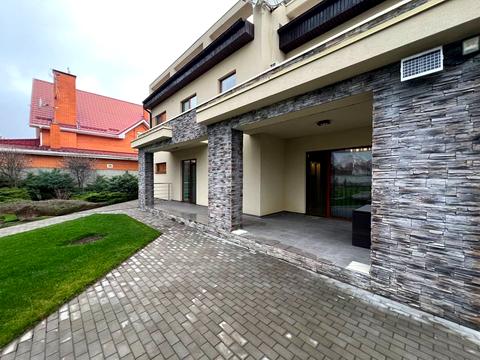 будинок за адресою смт. Обухівка, будівельників