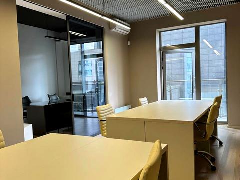 комерційна за адресою Дніпровська набережна вул., 14-А