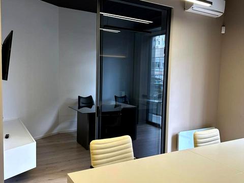 комерційна за адресою Дніпровська набережна вул., 14-А