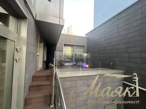 комерційна за адресою Дніпровська набережна вул., 14-А