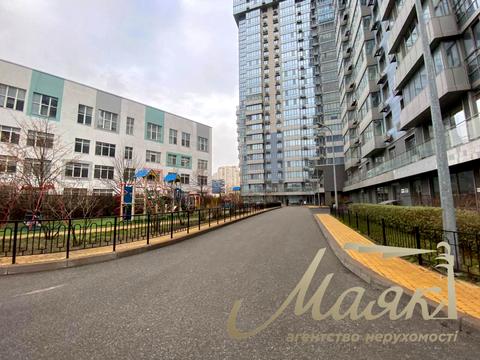 комерційна за адресою Дніпровська набережна вул., 14-А