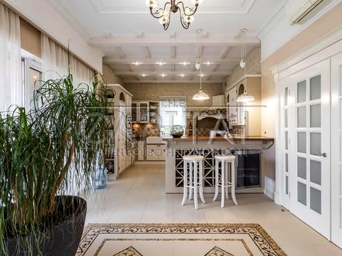 дом по адресу с. Иванковичи, Зоряна