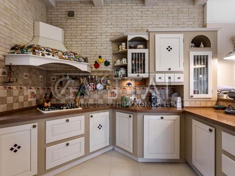 дом по адресу с. Иванковичи, Зоряна