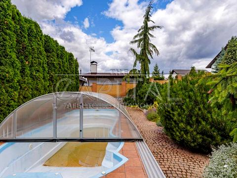 дом по адресу с. Иванковичи, Зоряна