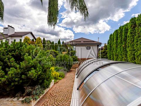 дом по адресу с. Иванковичи, Зоряна