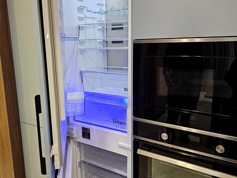 квартира за адресою Салютна вул., 2к24