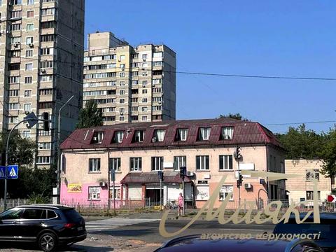 комерційна за адресою Автозаводська вул., 1