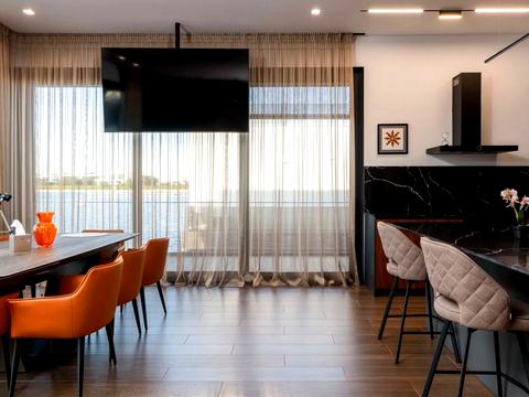 дом по адресу молодіжна