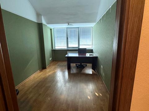 коммерческая по адресу Антоновича ул. (Горького), 157