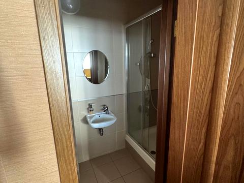 коммерческая по адресу Антоновича ул. (Горького), 157