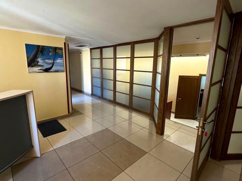 коммерческая по адресу Антоновича ул. (Горького), 157