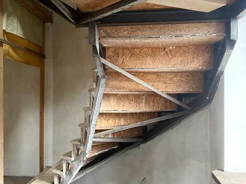 комерційна за адресою 6-та Садова, 73