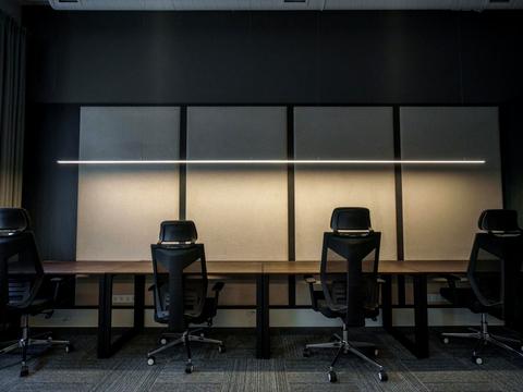 комерційна за адресою Київ, Богдана Хмельницького вул., 51а