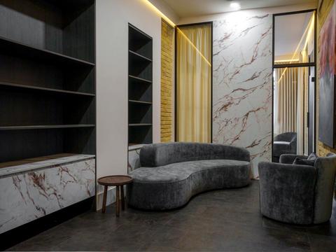 комерційна за адресою Київ, Богдана Хмельницького вул., 51а