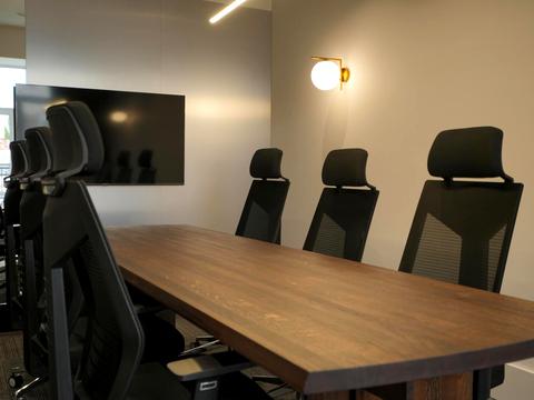 комерційна за адресою Київ, Богдана Хмельницького вул., 51а