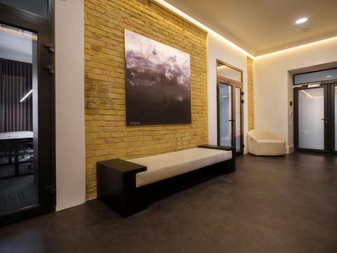 комерційна за адресою Київ, Богдана Хмельницького вул., 51а