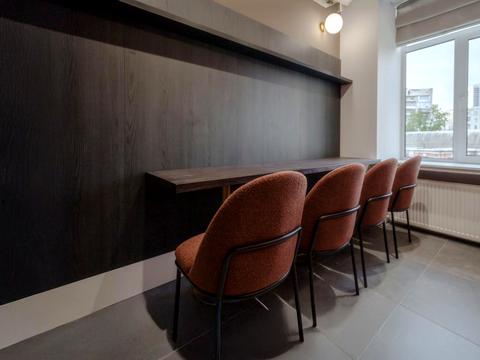 комерційна за адресою Київ, Богдана Хмельницького вул., 51а