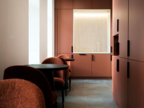 комерційна за адресою Київ, Богдана Хмельницького вул., 51а