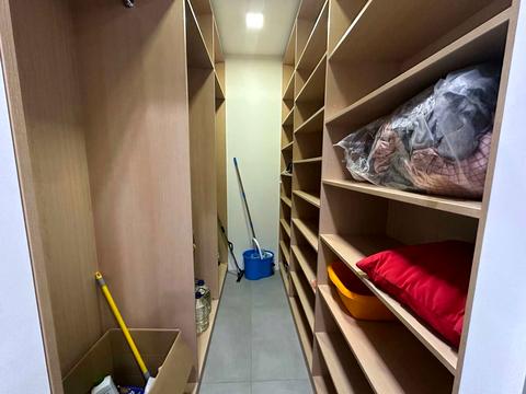 квартира за адресою Дніпровська набережна вул., 14