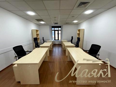 комерційна за адресою Рогнідинська вул., 4