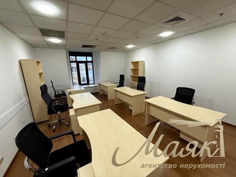 комерційна за адресою Рогнідинська вул., 4