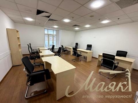 комерційна за адресою Рогнідинська вул., 4