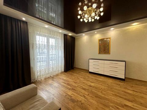 квартира за адресою Зодчих вул., 1а