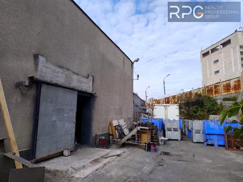 комерційна за адресою Київ, Каховська вул., 1