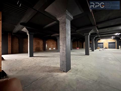 комерційна за адресою Костянтинівська вул., 66