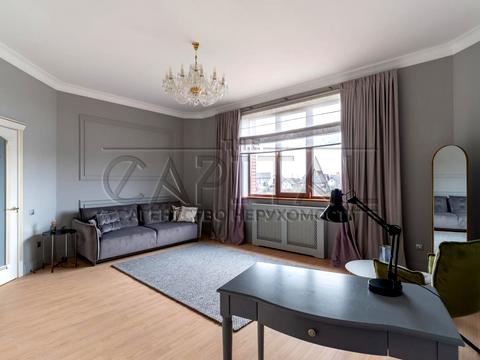 будинок за адресою вул. Василя Стуса