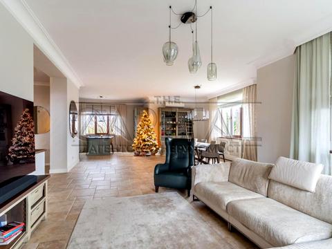 будинок за адресою вул. Василя Стуса